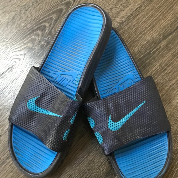 Nike Benassi Solarsoft Slide Sandals Men’s 12 Black Blue Comfort Slip-On - Picture 1 of 3